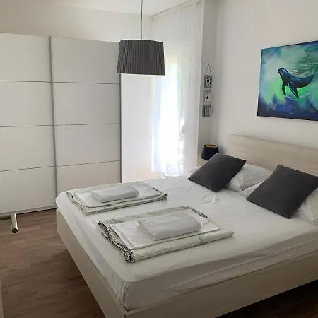 Sunrise Apartment *
